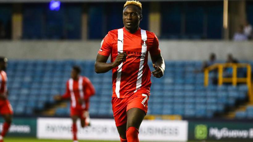 Hangi Takımda Oynuyor ve Maaşı Ne Kadar?