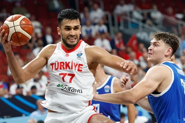 Ömer Faruk Yurtseven Golden State Warriors ile İkinci Kontratı İmzaladı!