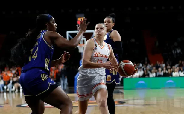 Fenerbahçe Opet Yarı Final Serisine Galibiyetle Başladı