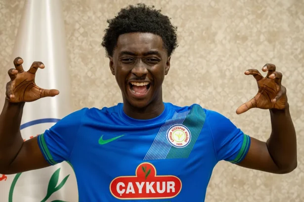 Jesurun Rak-Sakyi Kimdir? Maaşı ve Kariyeri