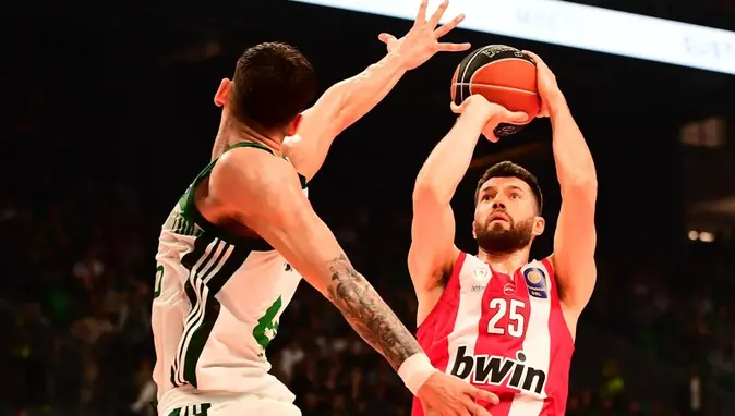 Dev Derbi Karıştı: Olympiakos, Panathinaikos’u Devirdi!