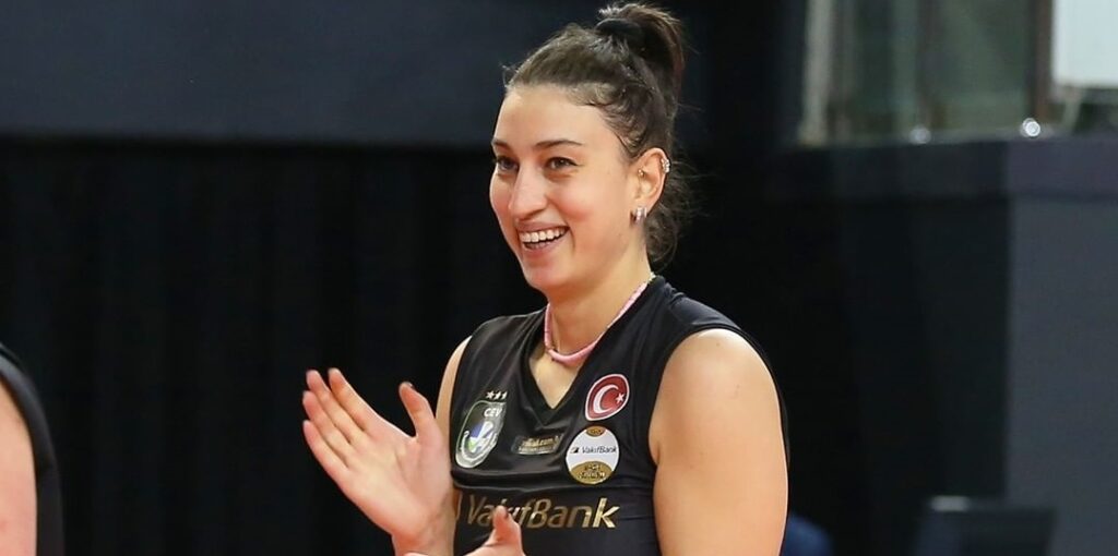 Kübra Akman Ne Kadar Kazanıyor?