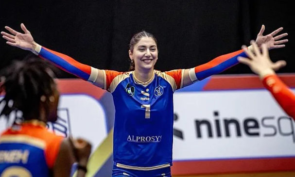 Buket Gülübay Kimdir? Kariyer Yolculuğu