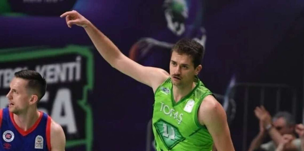 Berk Demir Kimdir ve Kaç Yaşında?