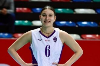 Kübra Akman Kimdir? Boyu ve Takımı