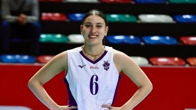 Kübra Akman Kimdir? Boyu ve Takımı