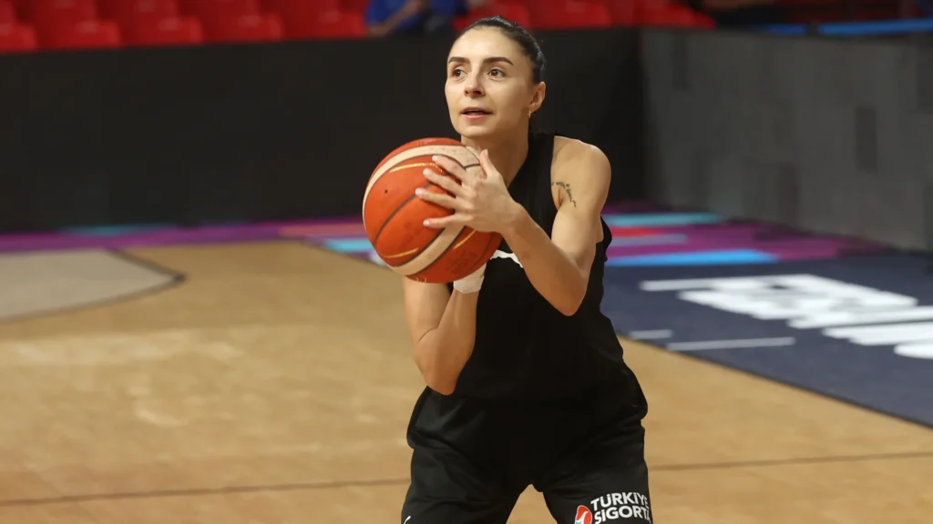 Alperi Onar Kaç Yaşında ve Nereli?