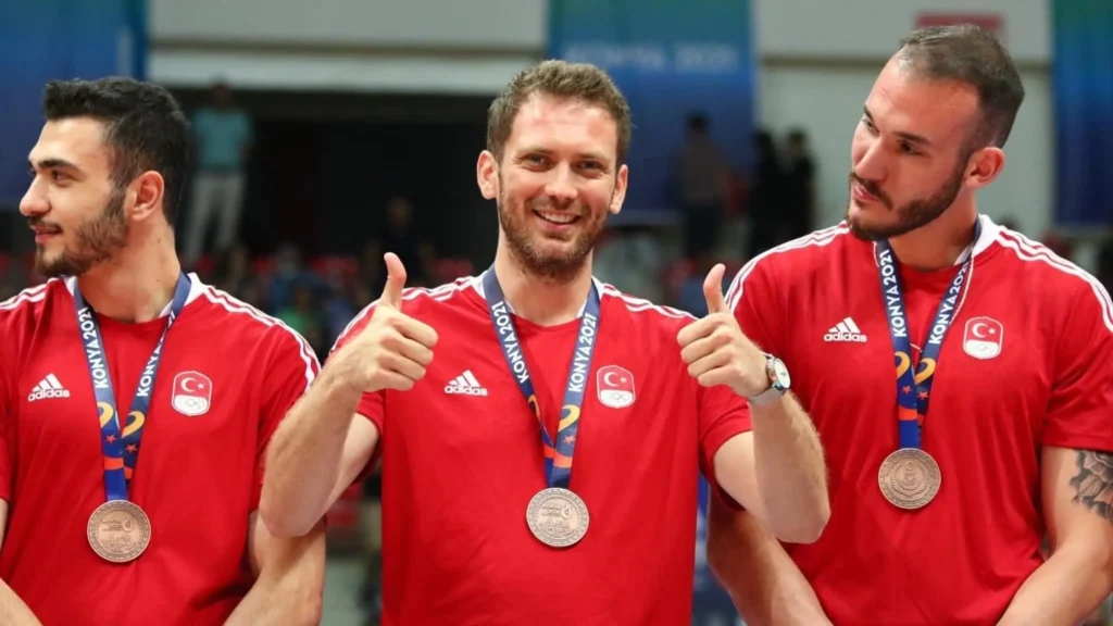 Beytullah Hatipoğlu Kimdir, Kaç Yaşında ve Aslen Nereli?