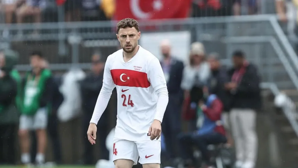 Hangi Takımda Oynuyor?