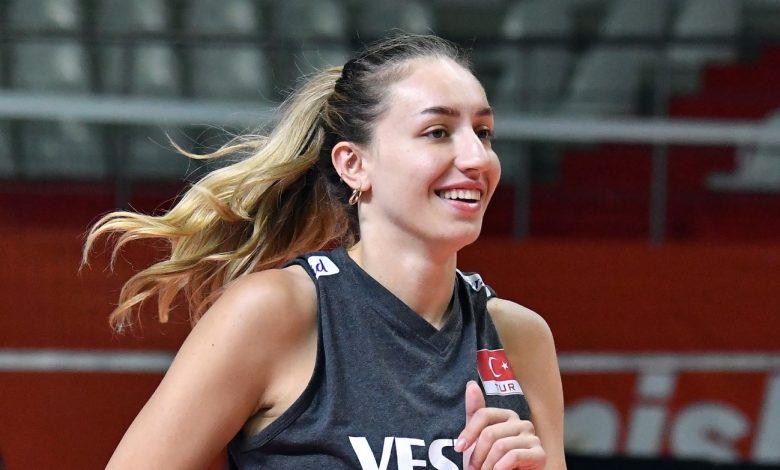 Sıla Çalışkan Hangi Takımda Oynuyor?