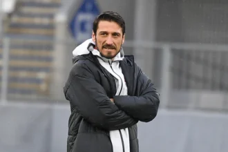 Ümit Milli Takım Teknik Direktörü Egemen Korkmaz Yere Yığıldı