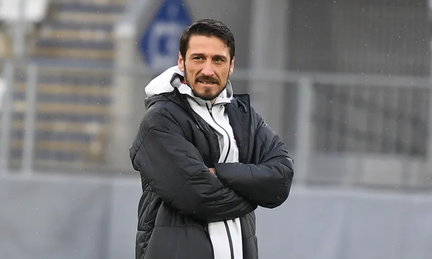 Ümit Milli Takım Teknik Direktörü Egemen Korkmaz Yere Yığıldı