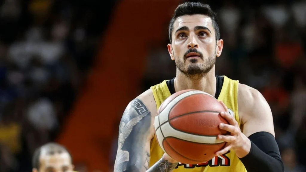 Canberk Kuş Kimdir ve Kaç Yaşında?