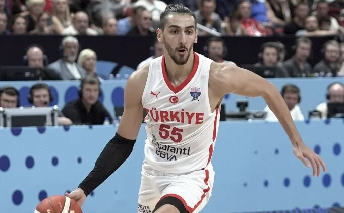 Kenan Sipahi Hangi Takımda ve Boyu Kaç?