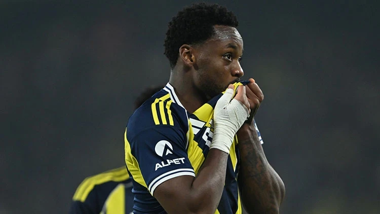 Jhon Durán Kaç Yaşında? Boyu ve Kilosu Kaç?