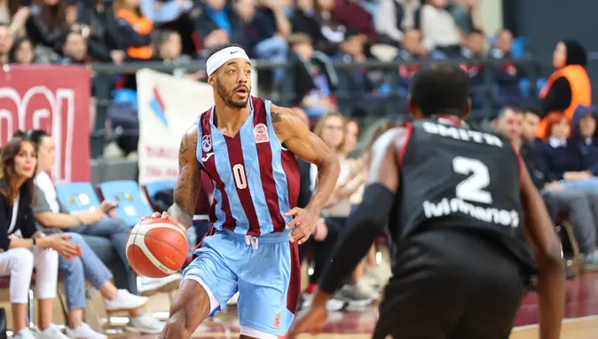 İlk Yarıda Trabzonspor Rüzgarı Esti