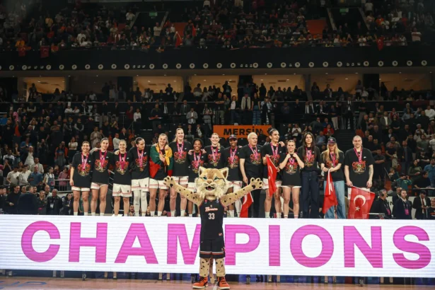 Avrupa'nın Kraliçesi Mersin: Çimsa ÇBK EuroCup Şampiyonu!