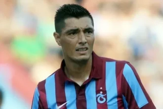 Oscar Cardozo Futbola Veda Etti