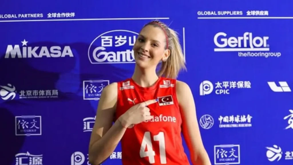 Alexia Carutasu Hangi Takımda Oynuyor ve Boyu-Kilosu Kaç?