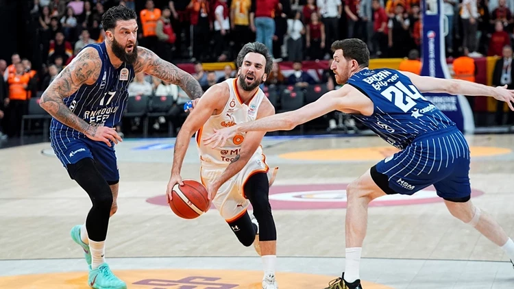 Anadolu Efes, Galatasaray Deplasmanından 87-80 Galip Ayrıldı