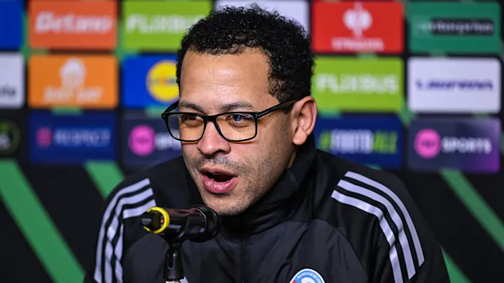 Chelsea'de Liam Rosenior Depremi: 3 Ayda 28 Milyon Euro Tazminat!