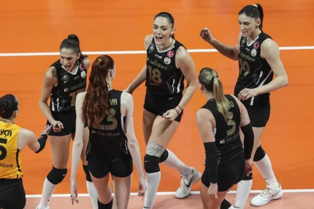 VakıfBank Final Serisine Galibiyetle Başladı: Fenerbahçe Medicana Karşısında Net Skor!
