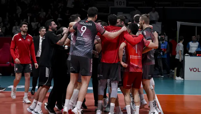 Kupa Voley'de Dev Finalin Adı Belli Oldu: Ziraat Bankkart Rakip Tanımadı!