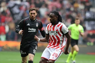 Samsunspor'dan Tarihi Galibiyet: Beşiktaş'ı Evinde 2-1 Devirdi
