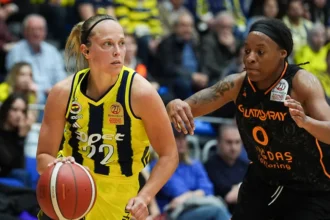 Fenerbahçe Opet Derbide Güldü: Finale Sadece Bir Adım