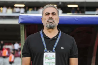 Sakaryaspor'da Küme Düşme Acısı ve İstifa Şoku: Mustafa Dalcı ile Yollar Ayrıldı