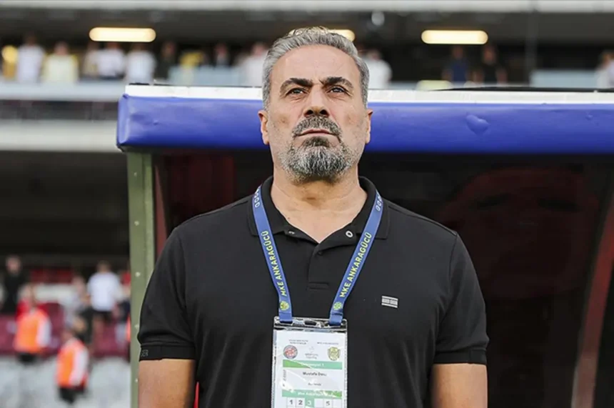 Sakaryaspor'da Küme Düşme Acısı ve İstifa Şoku: Mustafa Dalcı ile Yollar Ayrıldı