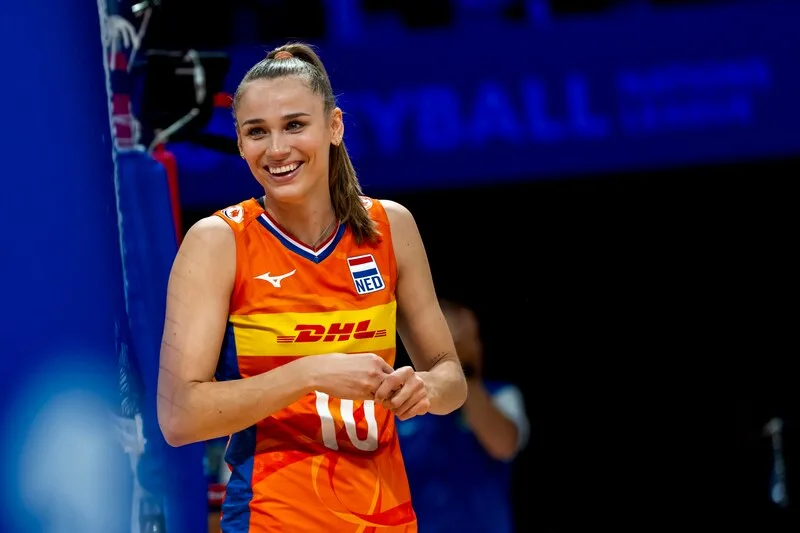 Sarah van Aalen Hangi Takımda Oynuyor ve Ne Kadar Kazanıyor?