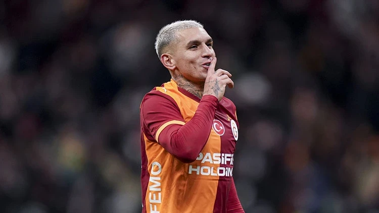 Orta Sahada Torreira ve Lemina Duvarı
