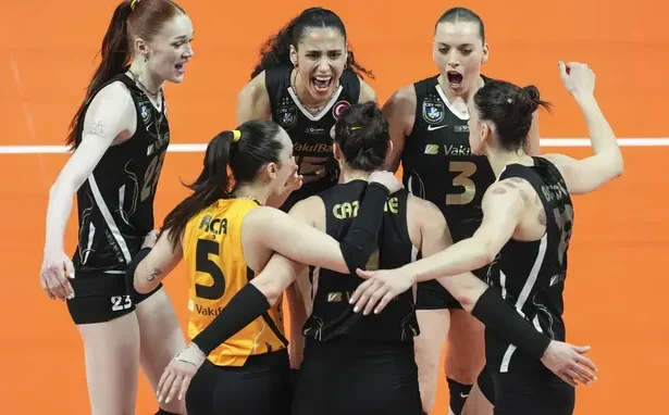 VakıfBank Şampiyonluğa Koşuyor: Fenerbahçe’yi 3-1 Devirdi!