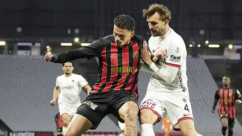 Fatih Karagümrük 1-0 Gençlerbirliği: Thiago Çukur Attı, Grbic Penaltı Çıkardı