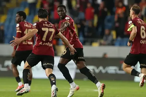 Gençlerbirliği'nden Tarihi Geri Dönüş: Kasımpaşa'yı 2-0'dan 3-2 Devirdiler