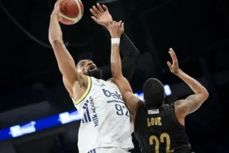 Fenerbahçe Beko Yarı Finalde: Dev Eşleşmede Rakip Anadolu Efes!
