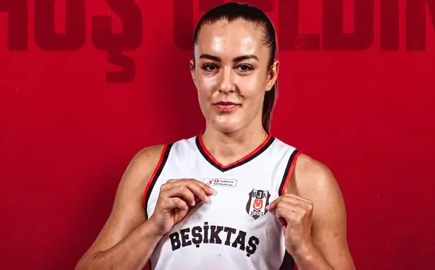 Beşiktaş'tan Smaçör Bombası: Cezayirli Yıldız Yasmine Abderrahim Kartal Oldu!
