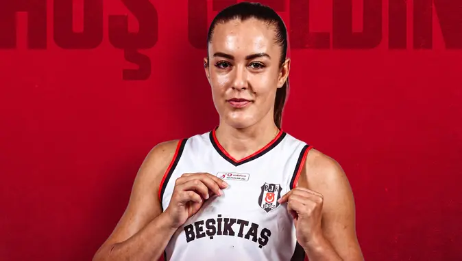 Beşiktaş'tan Smaçör Bombası: Cezayirli Yıldız Yasmine Abderrahim Kartal Oldu!