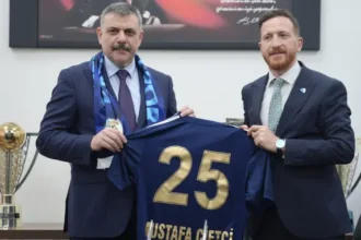 İçişleri Bakanı Mustafa Çiftçi'den Süper Lig'e Yükselen Erzurumspor FK'ye Tebrik Ziyareti