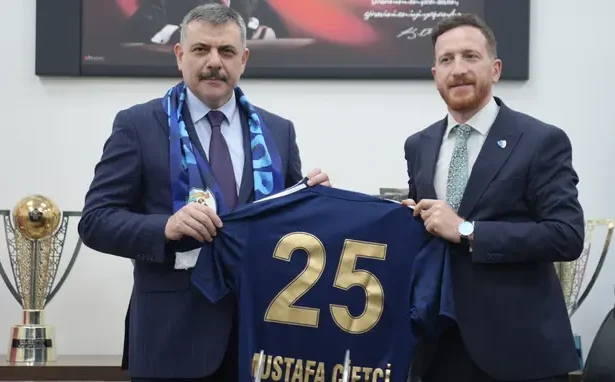 İçişleri Bakanı Mustafa Çiftçi'den Süper Lig'e Yükselen Erzurumspor FK'ye Tebrik Ziyareti