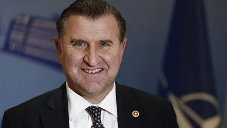 Bakan Osman Aşkın Bak'tan Yeşil-Kırmızılı Ekibe Başarı Dileği