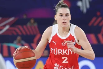 Sevgi Uzun Kimdir? Fenerbahçe Opet'ten Ayrılan Yıldız Oyun Kurucunun Kariyeri