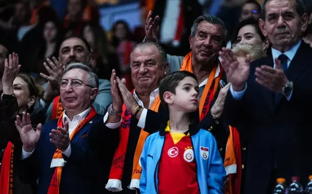 Fatih Terim'den Galatasaray'a Şampiyonluk Mesajı: "Kalbim Onlarla"