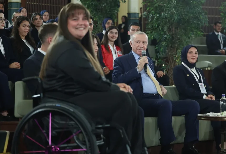 Cumhurbaşkanı Erdoğan'dan 19 Mayıs Mesajı: "Türkiye Yüzyılı'nın Mimarı Gençlerdir"