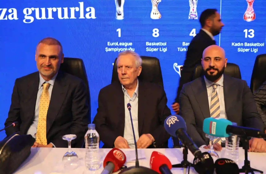 Aziz Yıldırım'dan Kararlılık Mesajı: "Fenerbahçe'yi Ne Yapıp Edip Şampiyon Yapacağız"