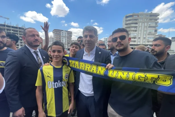 Hakan Safi'den Şanlıurfa'da Aziz Yıldırım'a Gönderme: "Eskiden Yeni Olmaz"