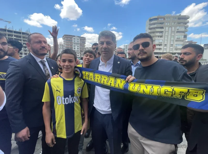 Hakan Safi'den Şanlıurfa'da Aziz Yıldırım'a Gönderme: "Eskiden Yeni Olmaz"