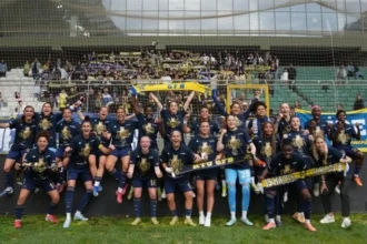 Fenerbahçe arsaVev Tarihi Şampiyonluk Kupasına Chobani Stadı'nda Kavuşuyor!