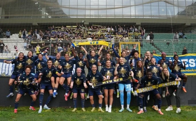 Fenerbahçe arsaVev Tarihi Şampiyonluk Kupasına Chobani Stadı'nda Kavuşuyor!